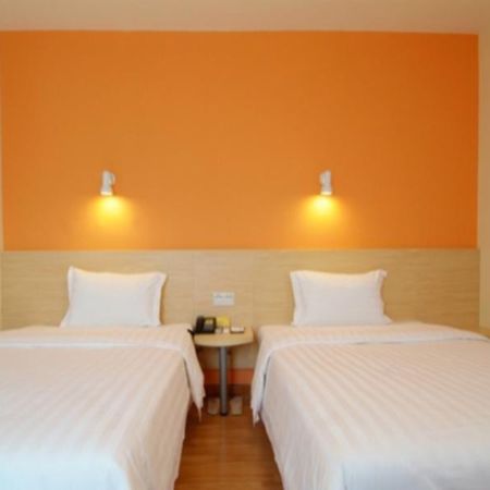 7 Days Inn Guangzhou Tianhe Yantang Metro Branch Zewnętrze zdjęcie