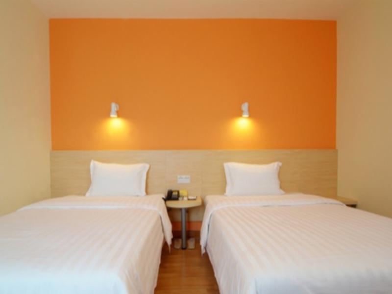 7 Days Inn Guangzhou Tianhe Yantang Metro Branch Zewnętrze zdjęcie
